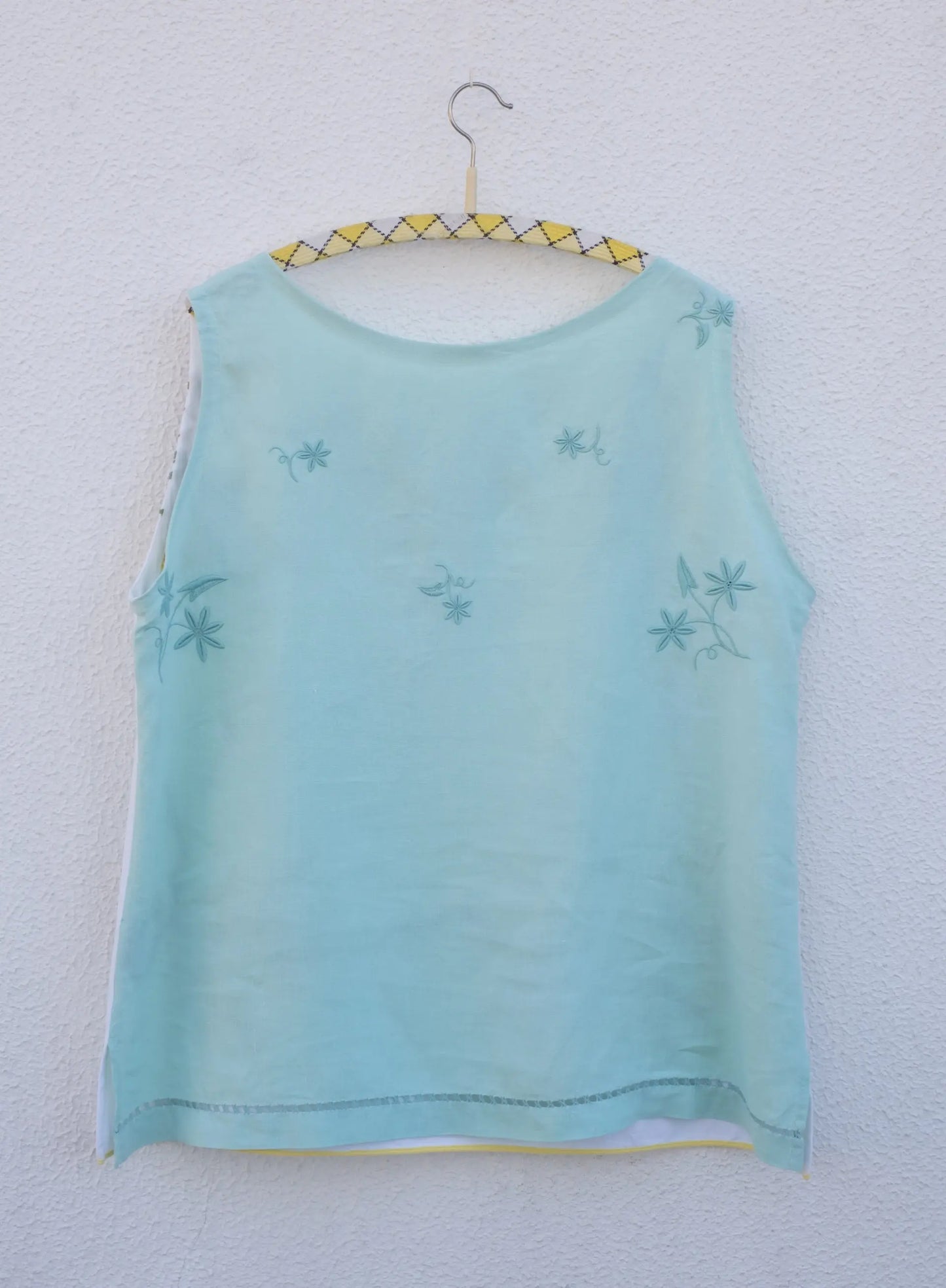 TOP SIN MANGAS REVERSIBLE FLORAL NARCISO