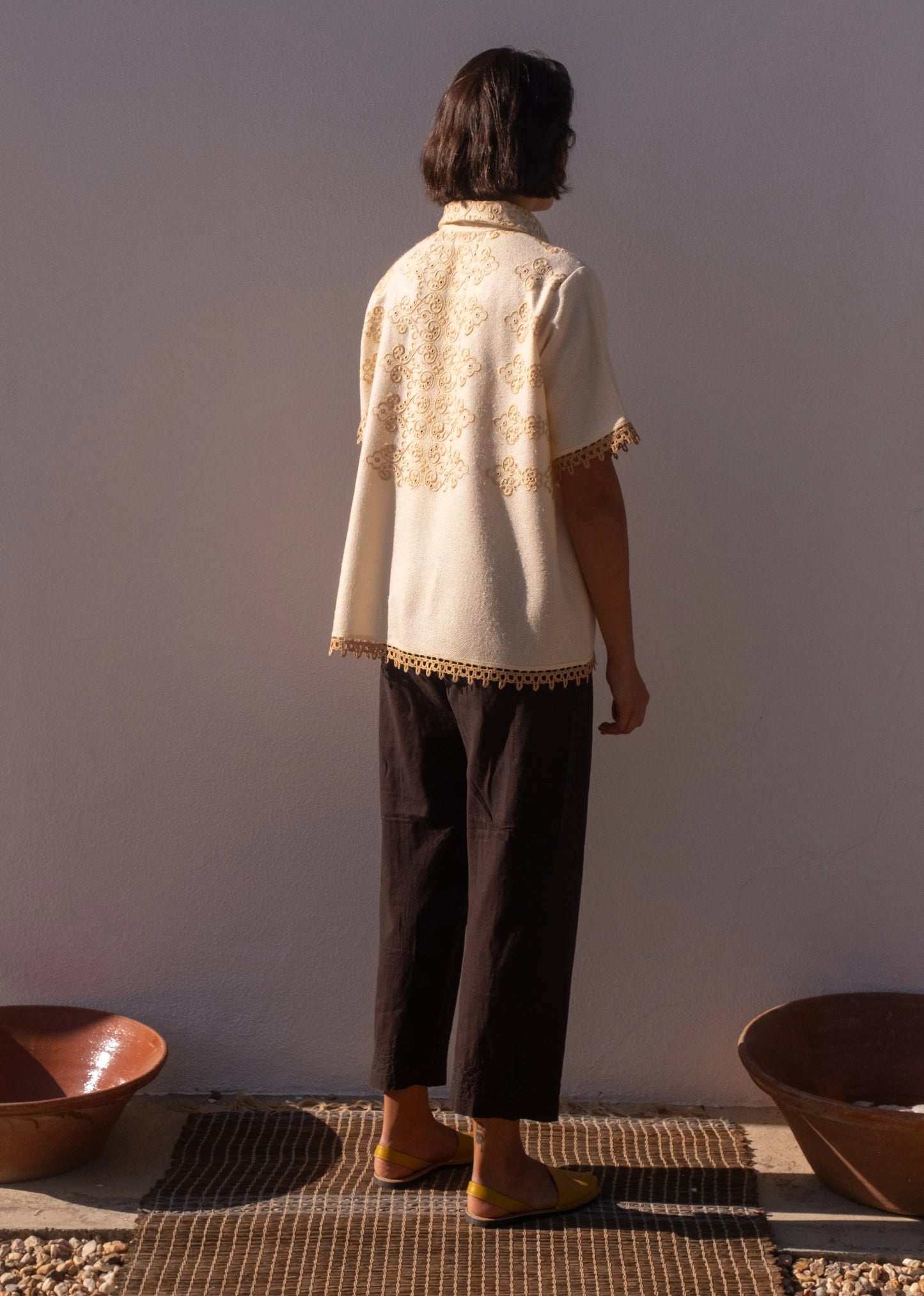 CAMISA MANGA CORTA FLOR ÁRABE