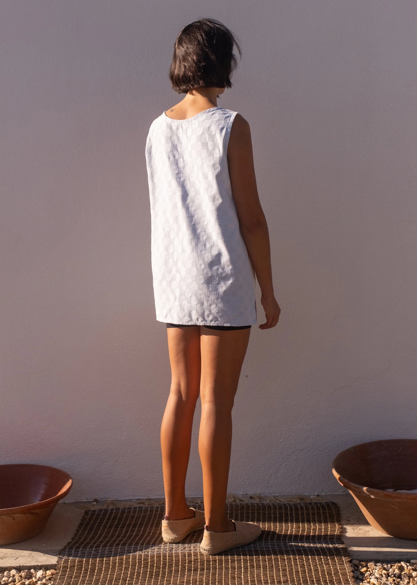 TOP SIN MANGAS FLORAL PUNTO DE CRUZ