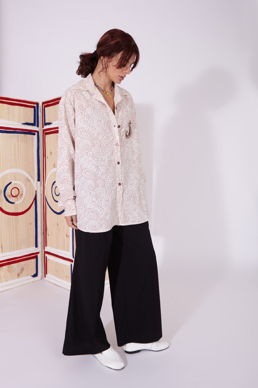 Kranidi - Burgundy paisley outline
