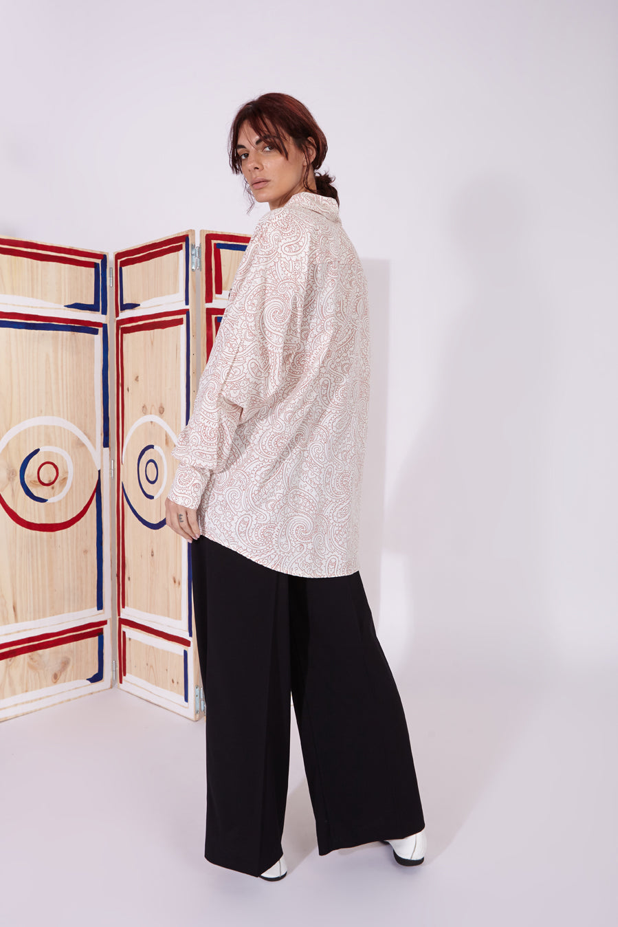 Kranidi - Burgundy paisley outline